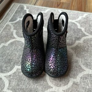 LIKE NEW toddler Bogs